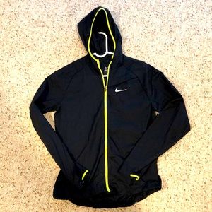 Nike Running Jacket, super lightweight in black and volt